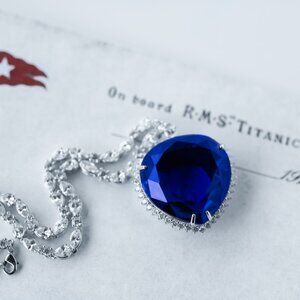 NEW Titanic Heart of the Ocean - Cœur de Mer - Blue Diamond Necklace Replica